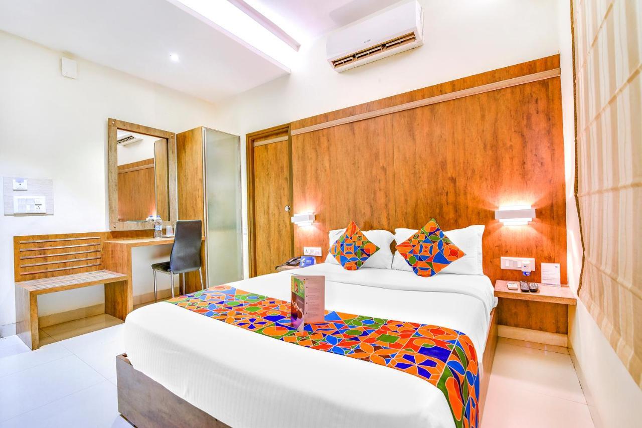 Fabhotel Arastu Nampally Hyderabad Exterior foto